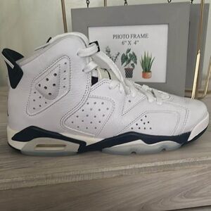 Jordan 6 retros midnight blue men’s 7 (women’s 8.5)
